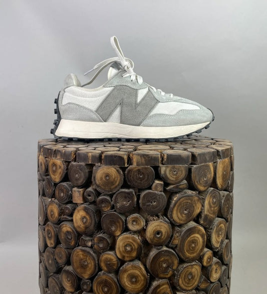 NEW BALANCE
Men's MS327WE Black Sneakers